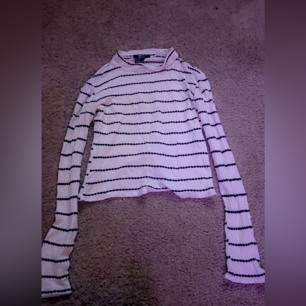 white stripped forever 21 long sleeve shirt